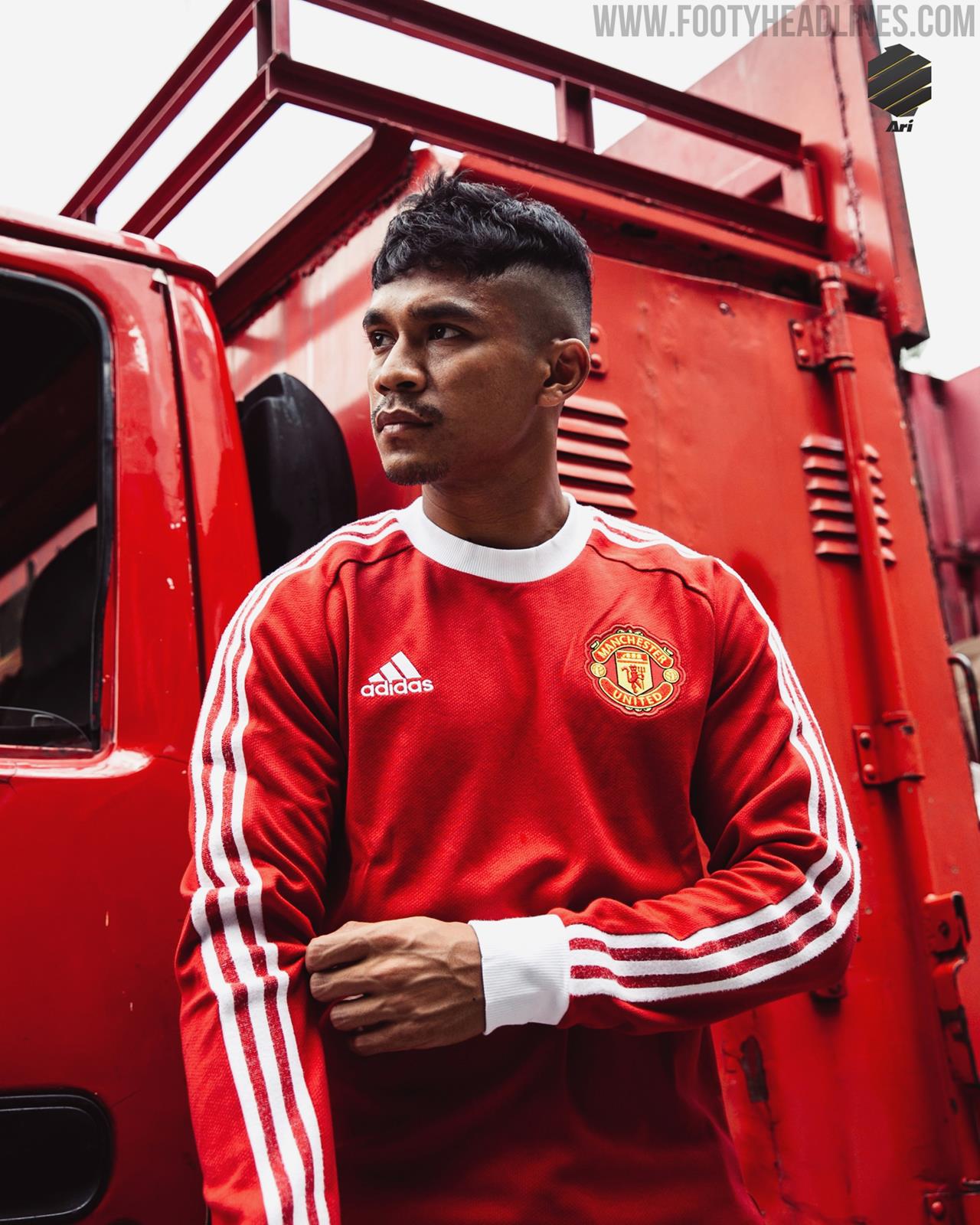 Adidas united top